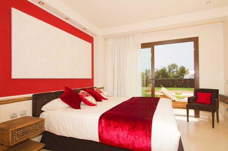Gran Alondra Hotel ปูแอร์โตเดลคาร์เมน ภายนอก รูปภาพ